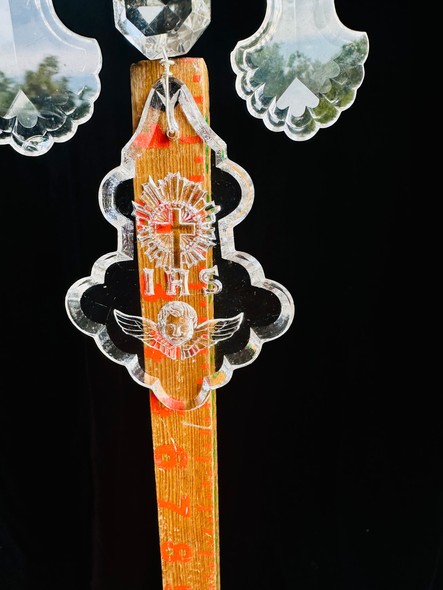 IHS Crystal & Driftwood Suncatcher Three Strand