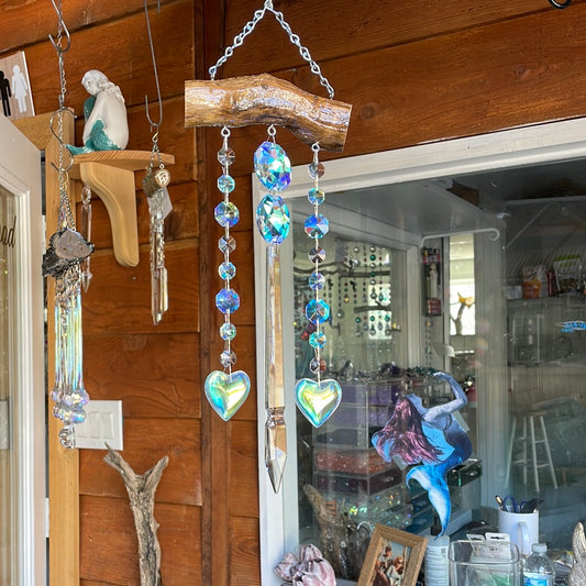 glistening epoxy resin driftwood wind-chime 3 chandelier crystals hearts
