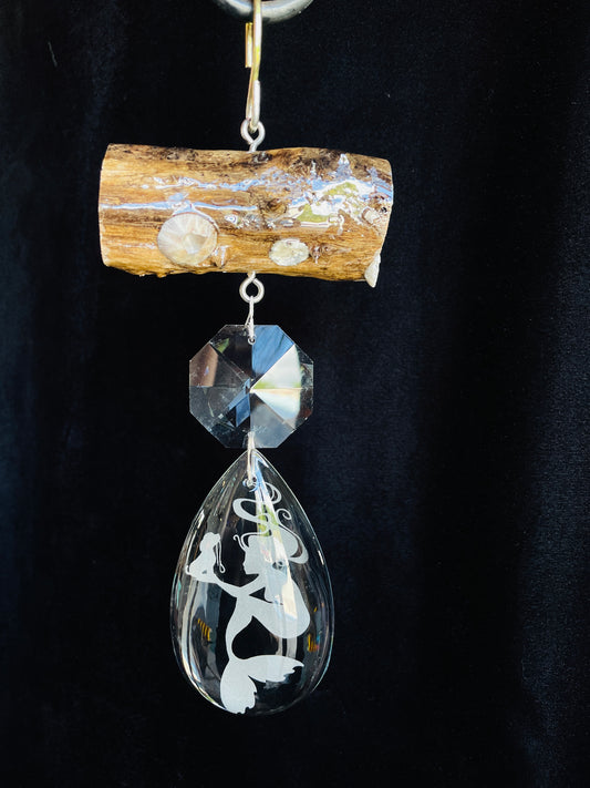 Glistening Driftwood & Crystal Sun Catcher Single Strand With Mermaid Etching