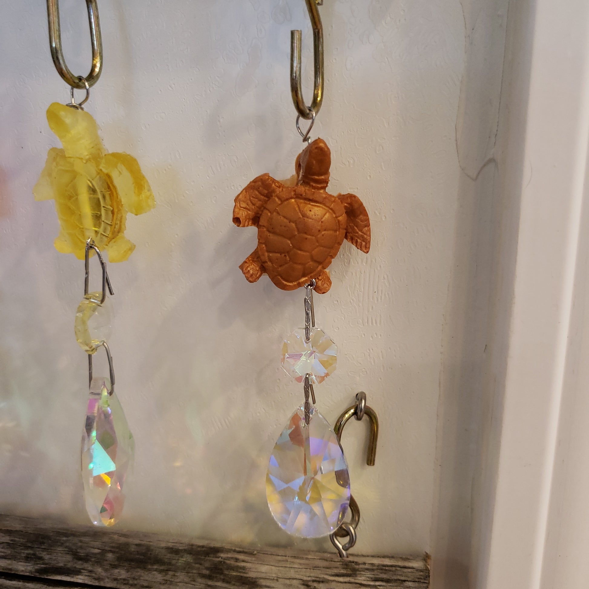 gold epoxy resin sea/turtle sun/catching chandelier crystals